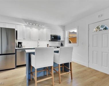 980 7th Avenue S - Photo Thumbnail 8