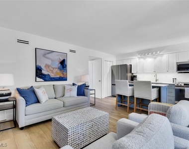 980 7th Avenue S - Photo Thumbnail 6
