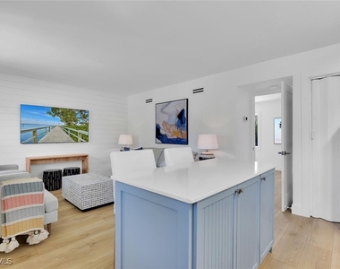 980 7th Avenue S - Photo Thumbnail 5