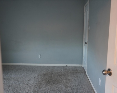 12718 Mystic Water Ln - Photo Thumbnail 4