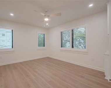2702 Delano Street - Photo Thumbnail 26