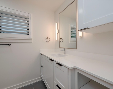 2702 Delano Street - Photo Thumbnail 34