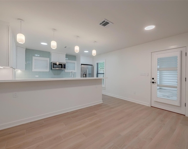 2702 Delano Street - Photo Thumbnail 16