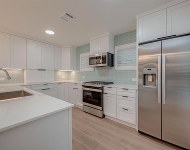 2702 Delano Street - Photo Thumbnail 18