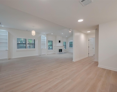 2702 Delano Street - Photo Thumbnail 17