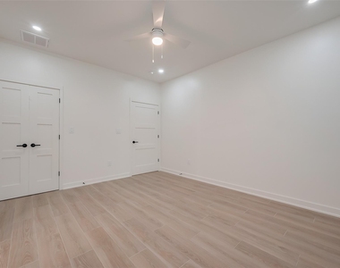2702 Delano Street - Photo Thumbnail 36