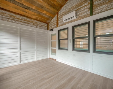 2702 Delano Street - Photo Thumbnail 42