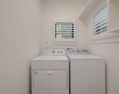 2702 Delano Street - Photo Thumbnail 13