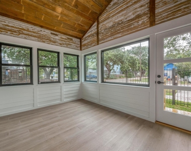 2702 Delano Street - Photo Thumbnail 40