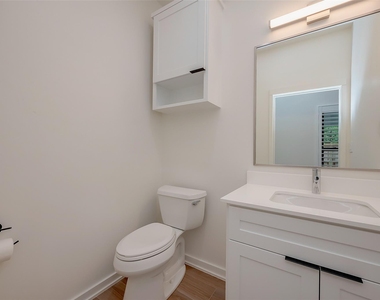 2702 Delano Street - Photo Thumbnail 14
