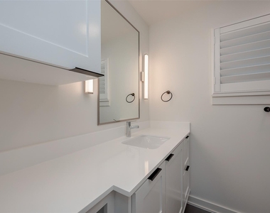 2702 Delano Street - Photo Thumbnail 29