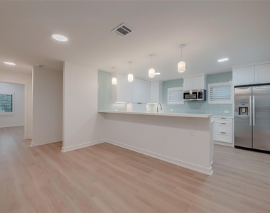 2702 Delano Street - Photo Thumbnail 15