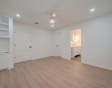 2702 Delano Street - Photo Thumbnail 28