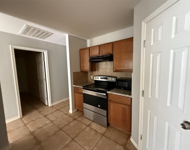 311 Kansas Street - Photo Thumbnail 2