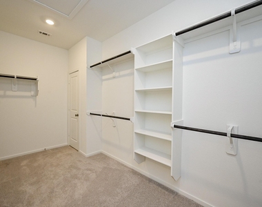 6427 Seafoam Lake Drive - Photo Thumbnail 33