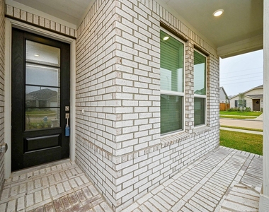 6427 Seafoam Lake Drive - Photo Thumbnail 13