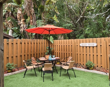 8761 Ilex Court - Photo Thumbnail 11