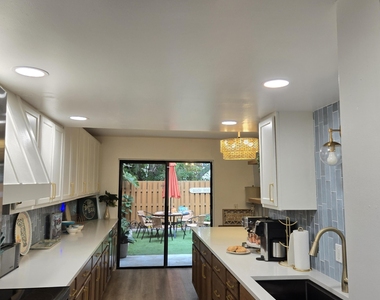 8761 Ilex Court - Photo Thumbnail 9