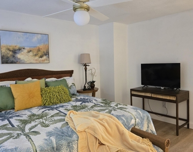 8761 Ilex Court - Photo Thumbnail 13