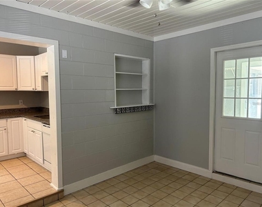 232 Beverly Boulevard - Photo Thumbnail 8