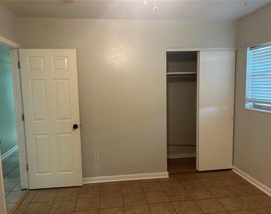 232 Beverly Boulevard - Photo Thumbnail 30