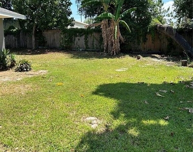 232 Beverly Boulevard - Photo Thumbnail 13