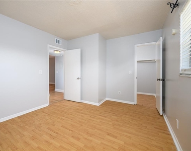 120 S Church Avenue - Photo Thumbnail 9