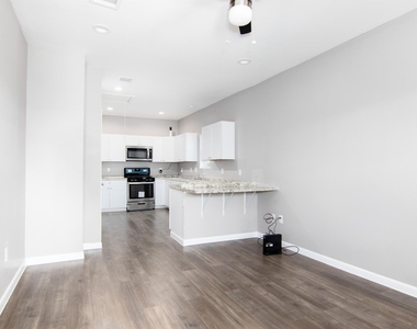 1709 Stevens Street - Photo Thumbnail 2