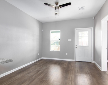 1709 Stevens Street - Photo Thumbnail 6