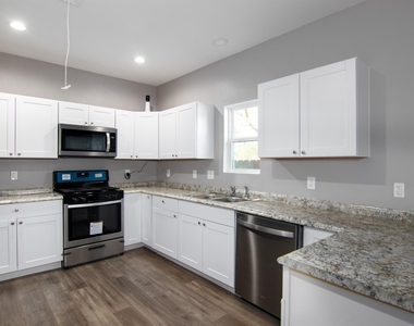 1709 Stevens Street - Photo Thumbnail 3