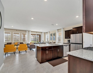 7551 Oakmoss Loop - Photo Thumbnail 2