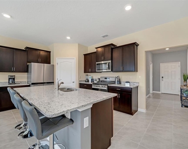 7551 Oakmoss Loop - Photo Thumbnail 4