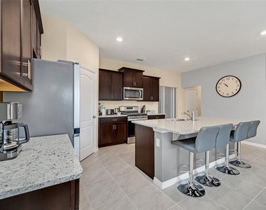 7551 Oakmoss Loop - Photo Thumbnail 7