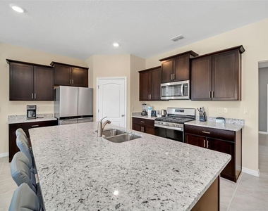 7551 Oakmoss Loop - Photo Thumbnail 5
