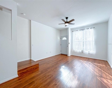 3575 Sw 30th Way - Photo Thumbnail 3