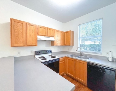 3575 Sw 30th Way - Photo Thumbnail 5