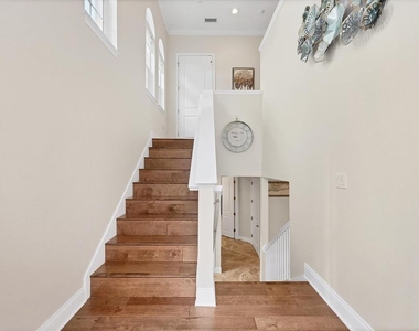 455 Nokomis Avenue S - Photo Thumbnail 3