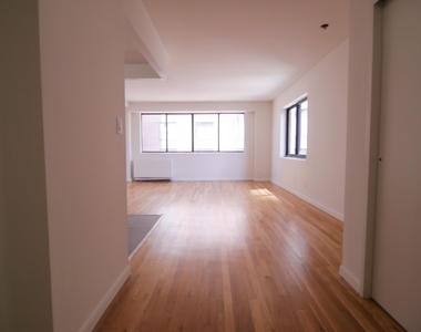 353 East 78th Street - Photo Thumbnail 11