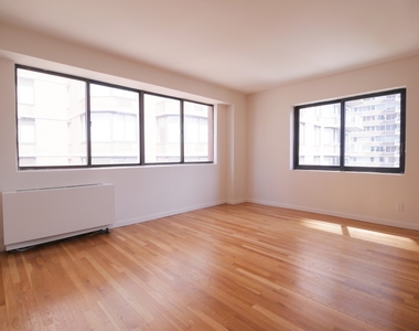 353 East 78th Street - Photo Thumbnail 1