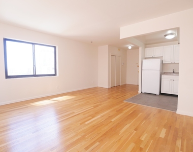 353 East 78th Street - Photo Thumbnail 3