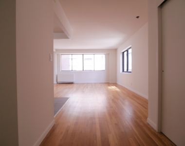 353 East 78th Street - Photo Thumbnail 12