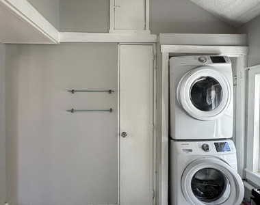 16 Vine Street - Photo Thumbnail 1