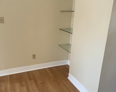 16 Vine Street - Photo Thumbnail 3