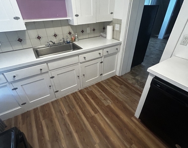 18 Devine Street - Photo Thumbnail 2