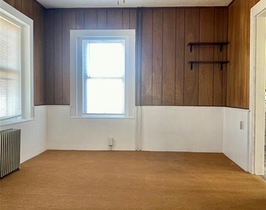 18 Devine Street - Photo Thumbnail 6
