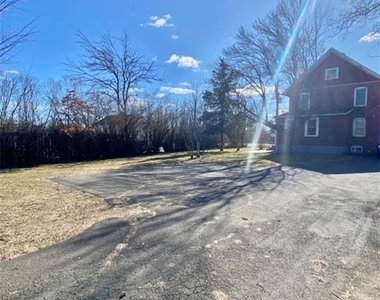 18 Devine Street - Photo Thumbnail 15