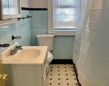 18 Devine Street - Photo Thumbnail 5