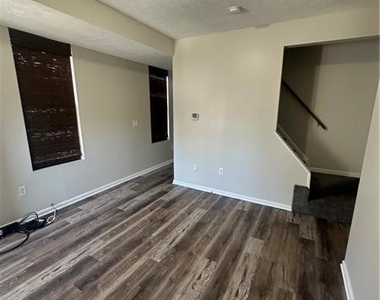 457 Natchez St. - Photo Thumbnail 4