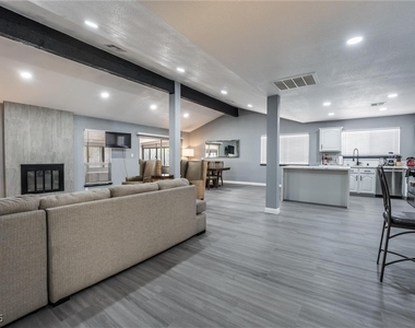 7439 Trudy Lane - Photo Thumbnail 22