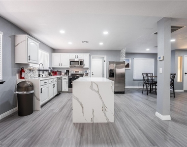 7439 Trudy Lane - Photo Thumbnail 25
